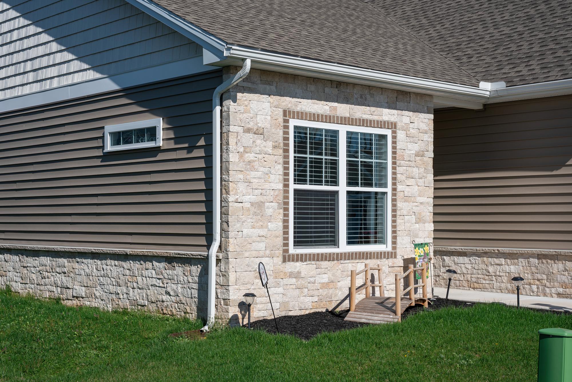 Dressed Ashlar Lafayette wall panels by Old World Veneer, primary product image. Premium stone veneer for exterior and interior walls.