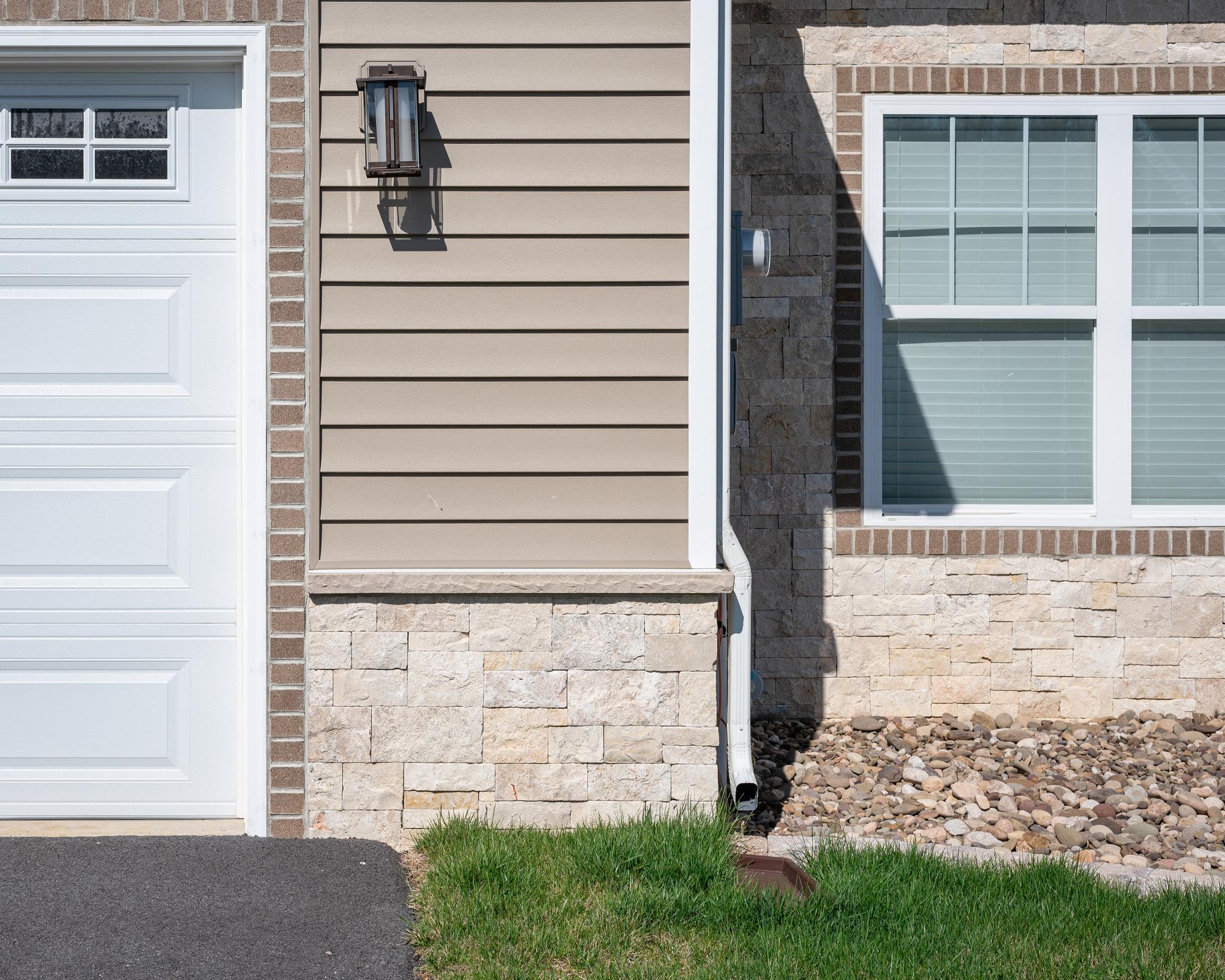 Dressed Ashlar Lafayette wall panels by Old World Veneer, primary product image. Premium stone veneer for exterior and interior walls.
