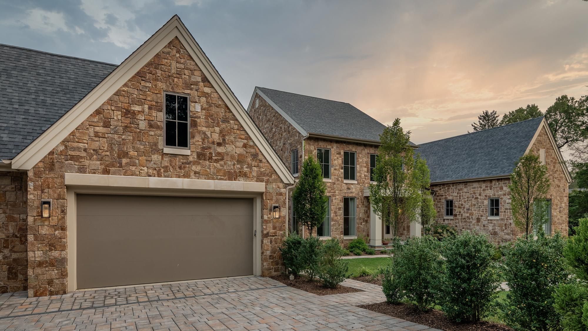 Rustic Ashlar Granite Falls wall panels by Old World Veneer, primary product image. Premium stone veneer for exterior and interior walls.