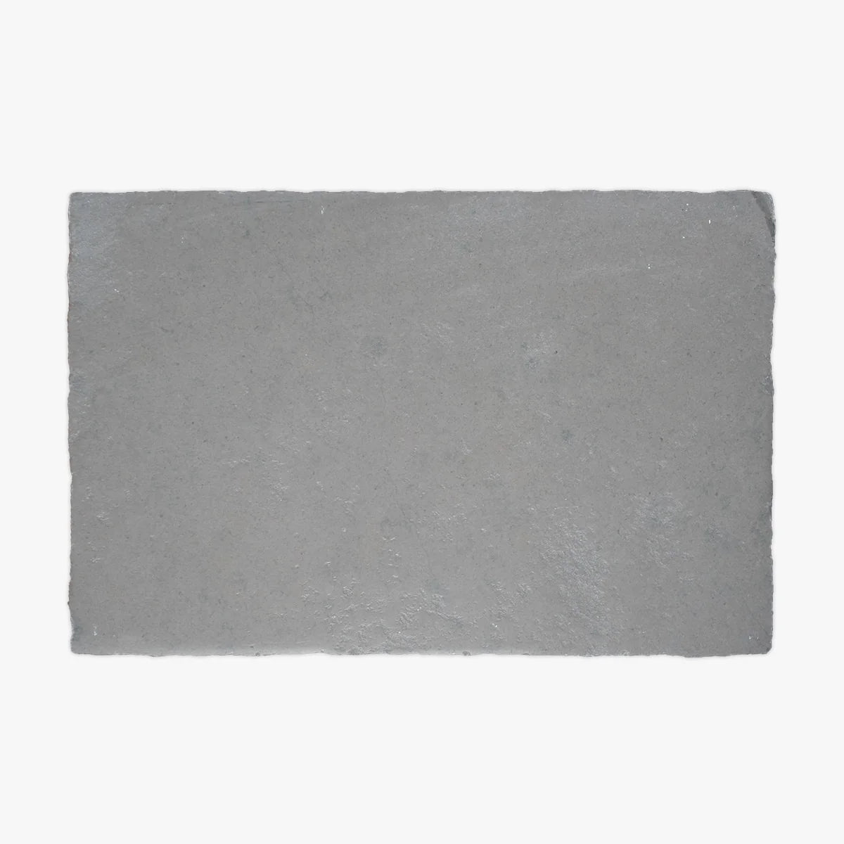 L'Heritage Reclaimed Limestones Gray field tile, alternate product view. Premium limestone for floors and walls.