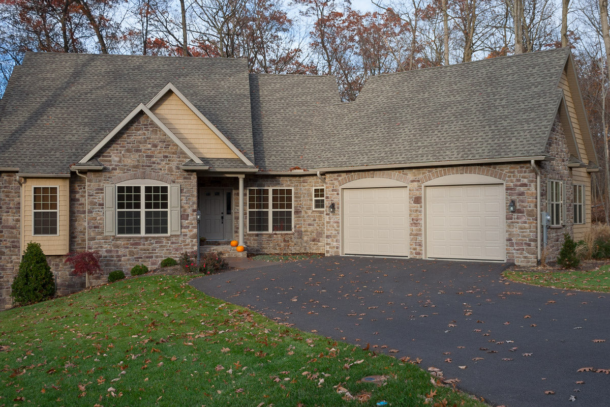 Heritage Bucktown manufactured stone accessories, lifestyle installation view 2, 7"–11 3/4"×2 3/8"–3 1/4"×1"–1 3/4" size. Premium manufactured stone for exterior and interior walls.